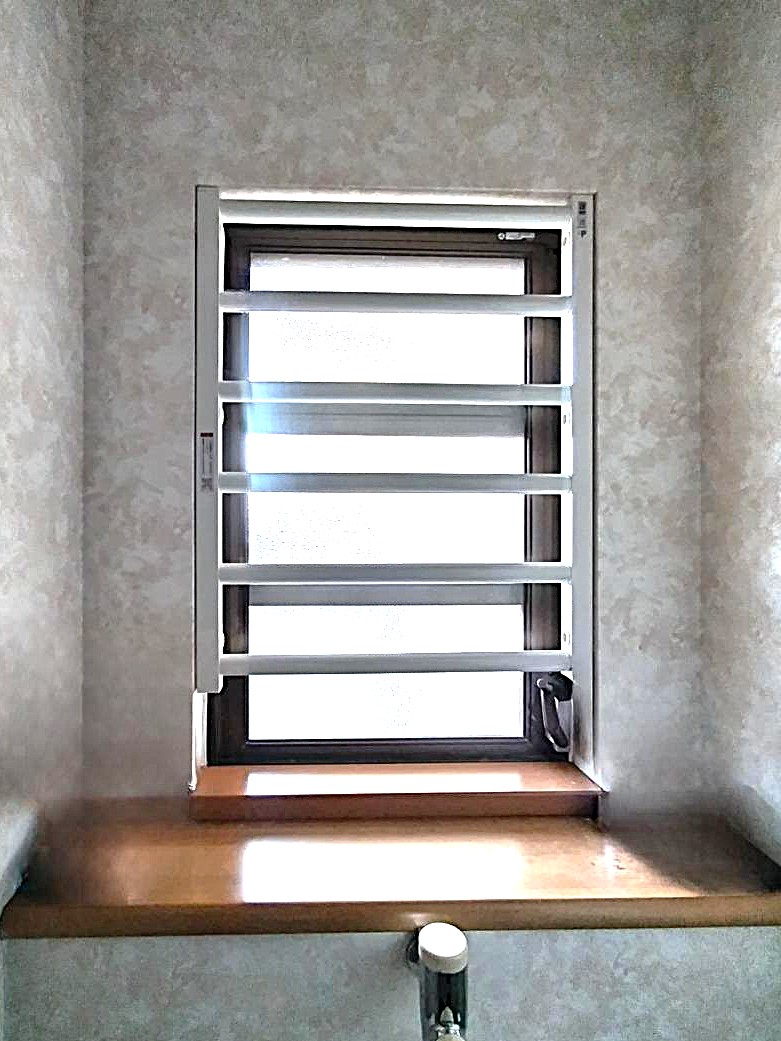 内窓、面格子設置で防犯対策を／窓まわりリフォーム